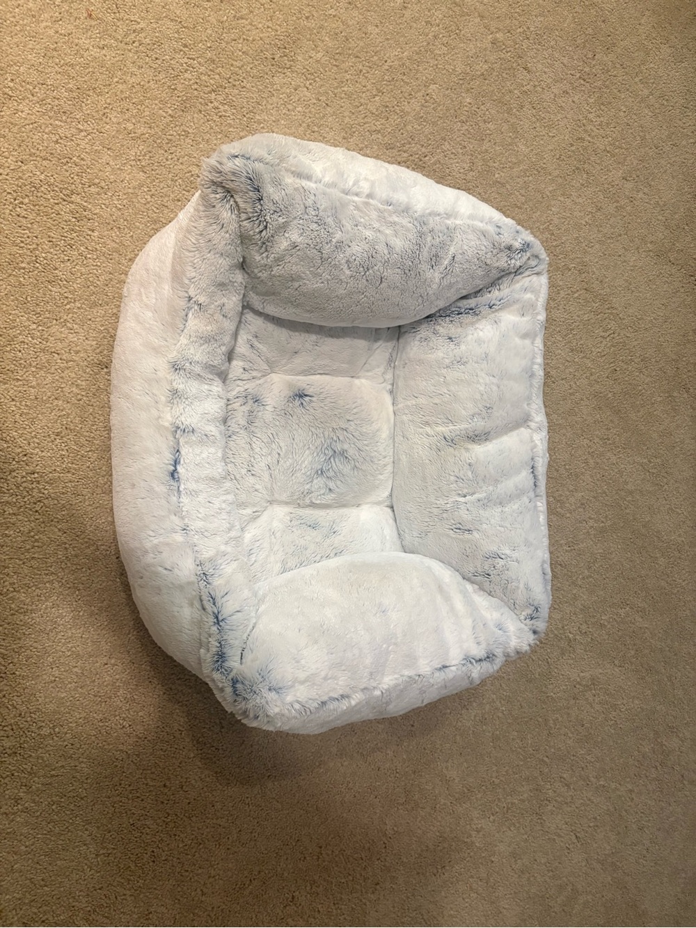 Plush Light Blue Faux Fur Pet Bed - Cozy Home Accent